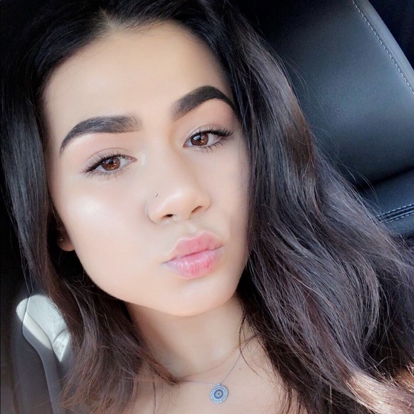 Meet your Posher, Nadeen - Picture 1 of 1